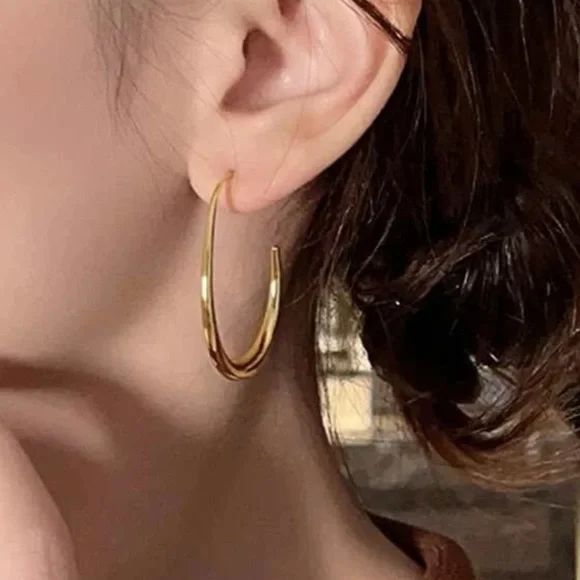 Gold hoop oblong moon earrings - Picture 2 of 3